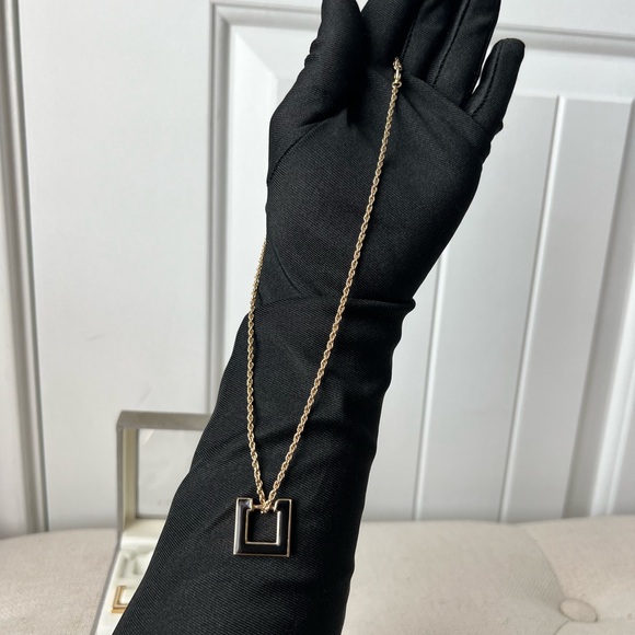 AUTHENTIC CHRISTIAN DIOR - Picture 10 of 11